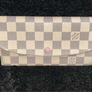 Louis Vuitton Emilie Wallet